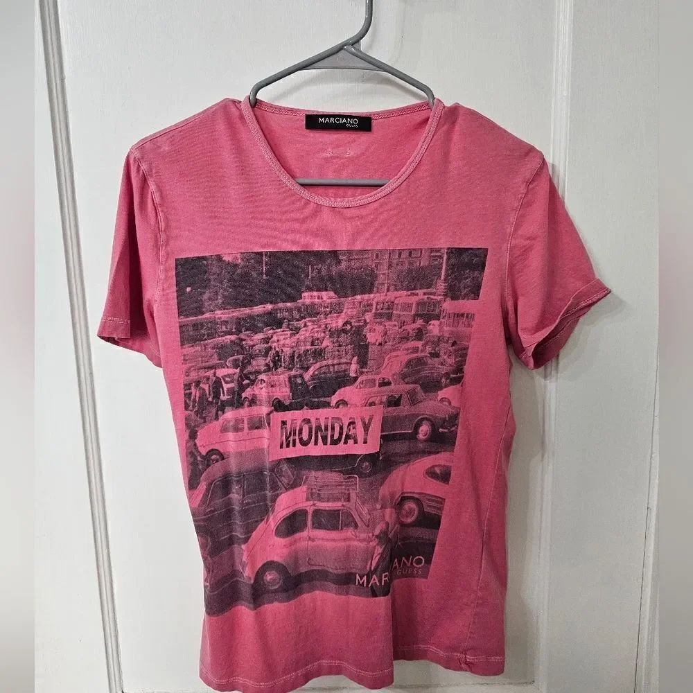 Marciano guess Monday t shirtโszโsmall
